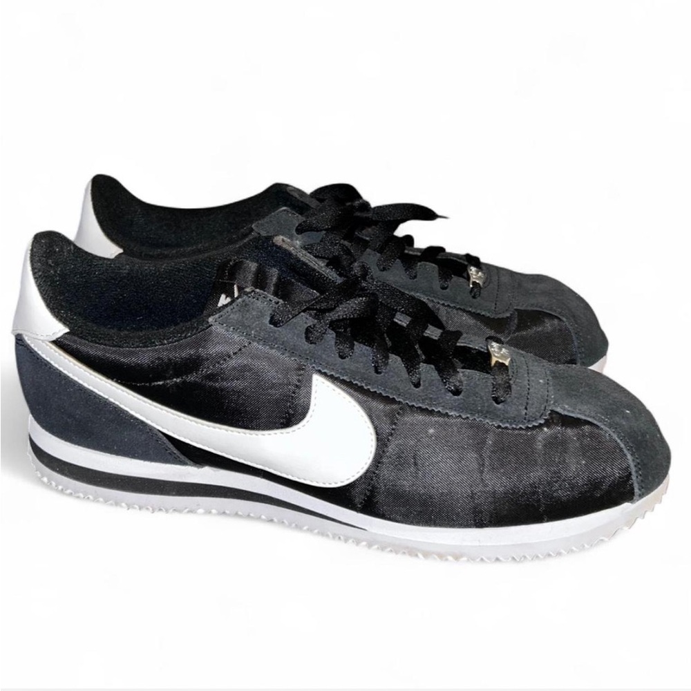 Nike Cortez Men's Classic Black and White Sneakers
